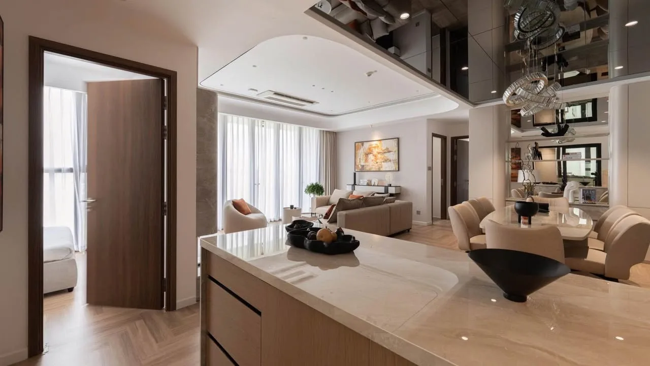 Metropole Galleria 3BR on 11th Floor with River Outlook