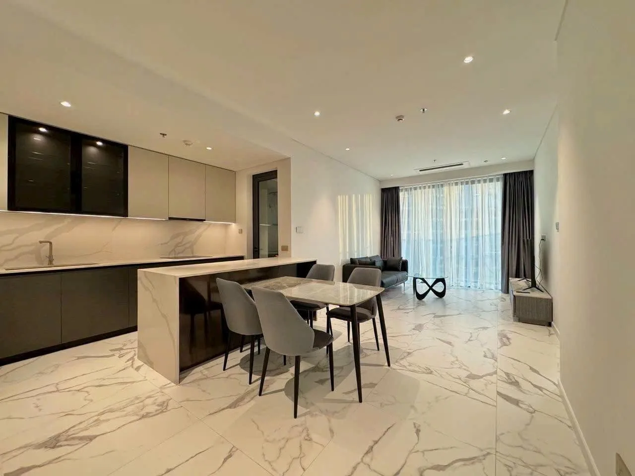 The Crest Metropole 2BR High-Floor River View Apartment