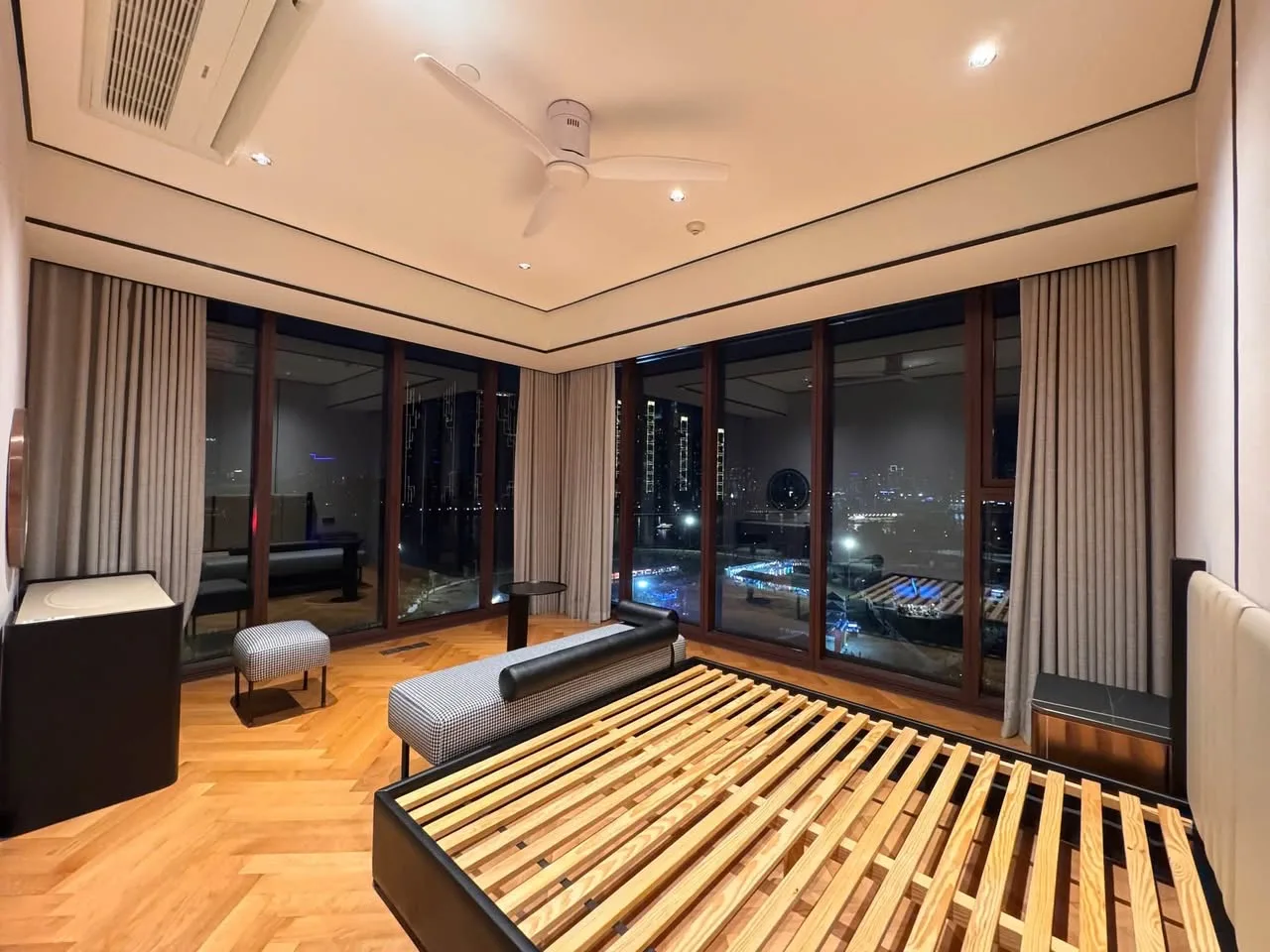 Skyline View 4 Bedroom Apartment for Rent at Metropole Thu Thiem | 170m²