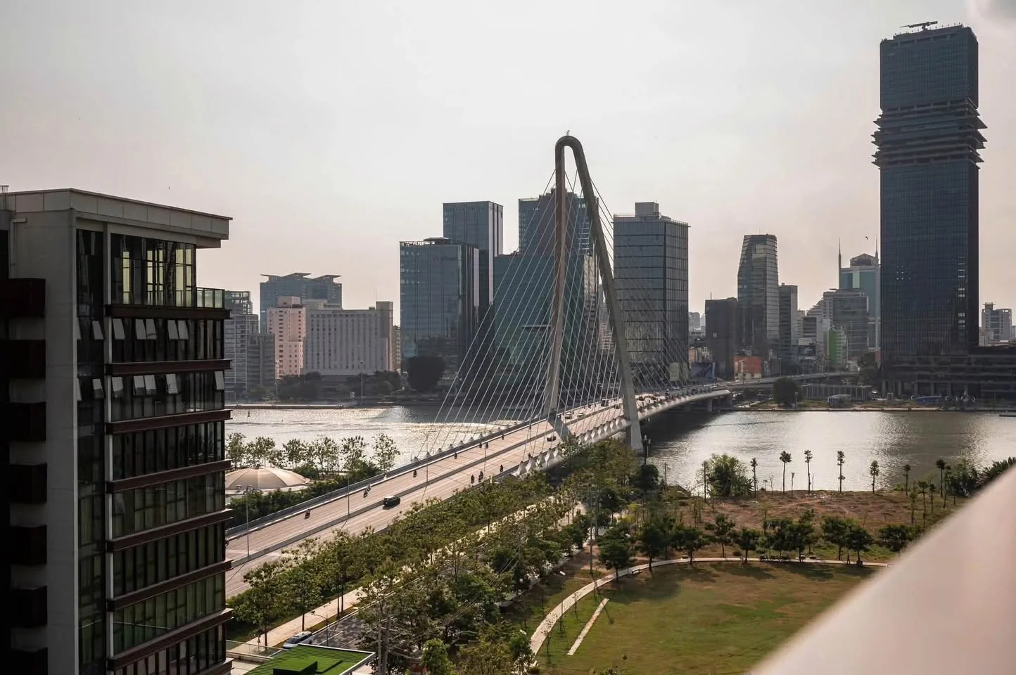 Metropole Thu Thiem 1BR With River and Ba Son Bridge View