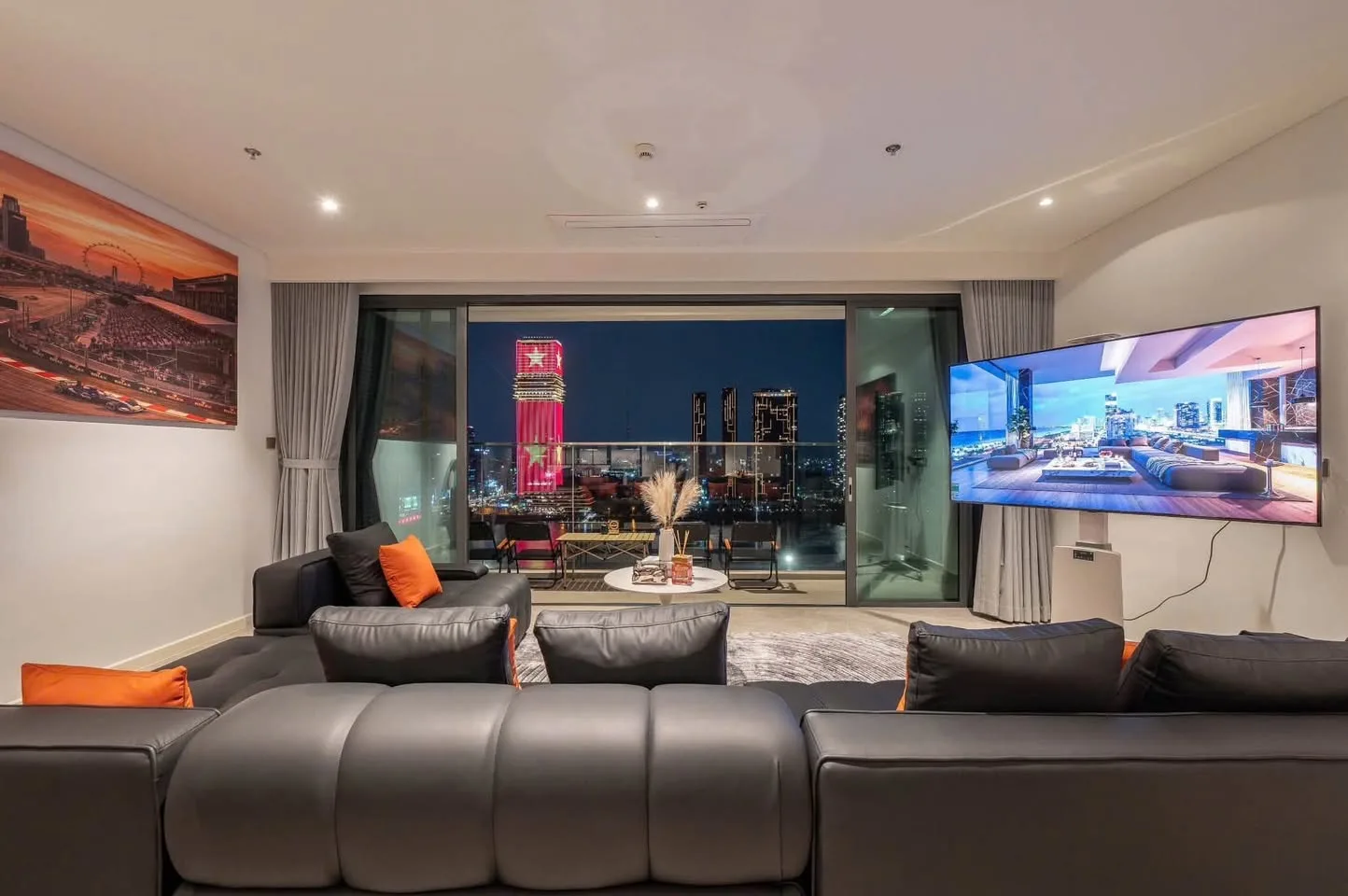 The Crest Metropole 3BR With Balcony Skyline View