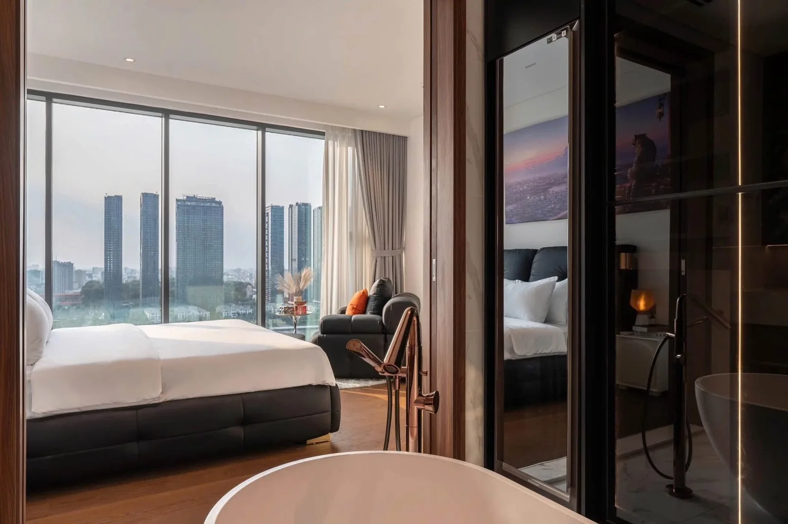 The Crest Metropole 3BR With Balcony Skyline View