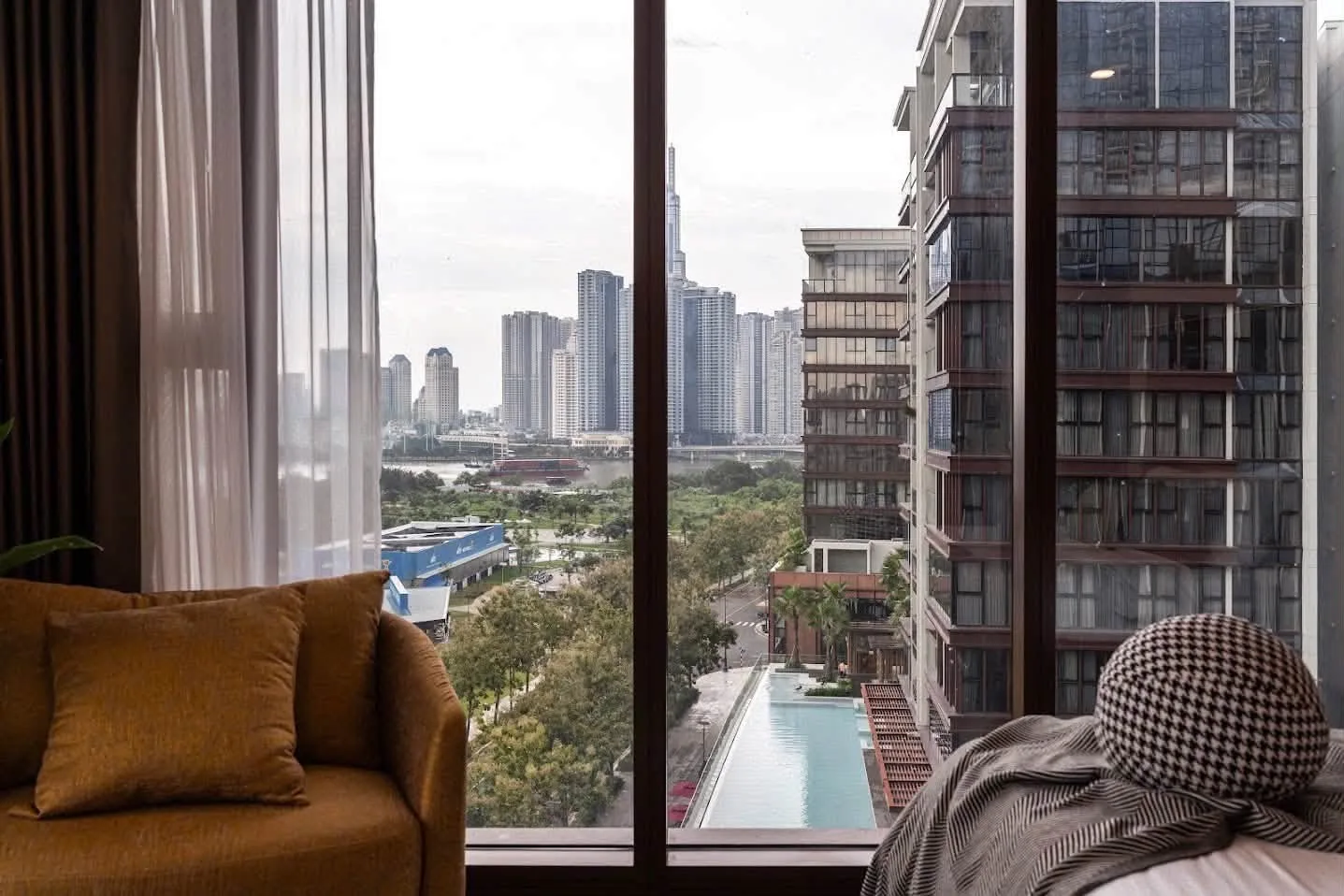 The Galleria Metropole 4BR Fully Furnished Home