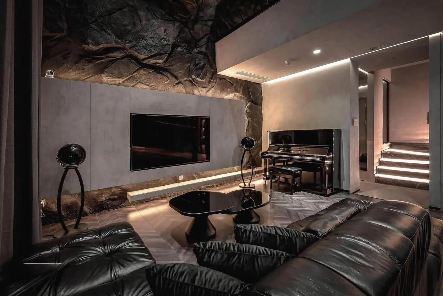 One Verandah 2BR Duplex Penthouse with Private Garden