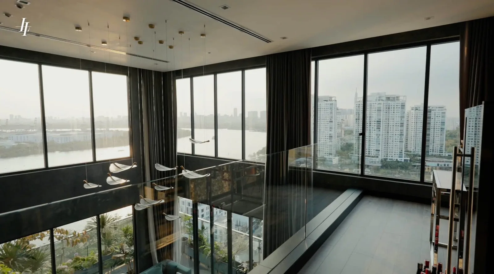 One Verandah 3BR Corner Penthouse with River Sunset View