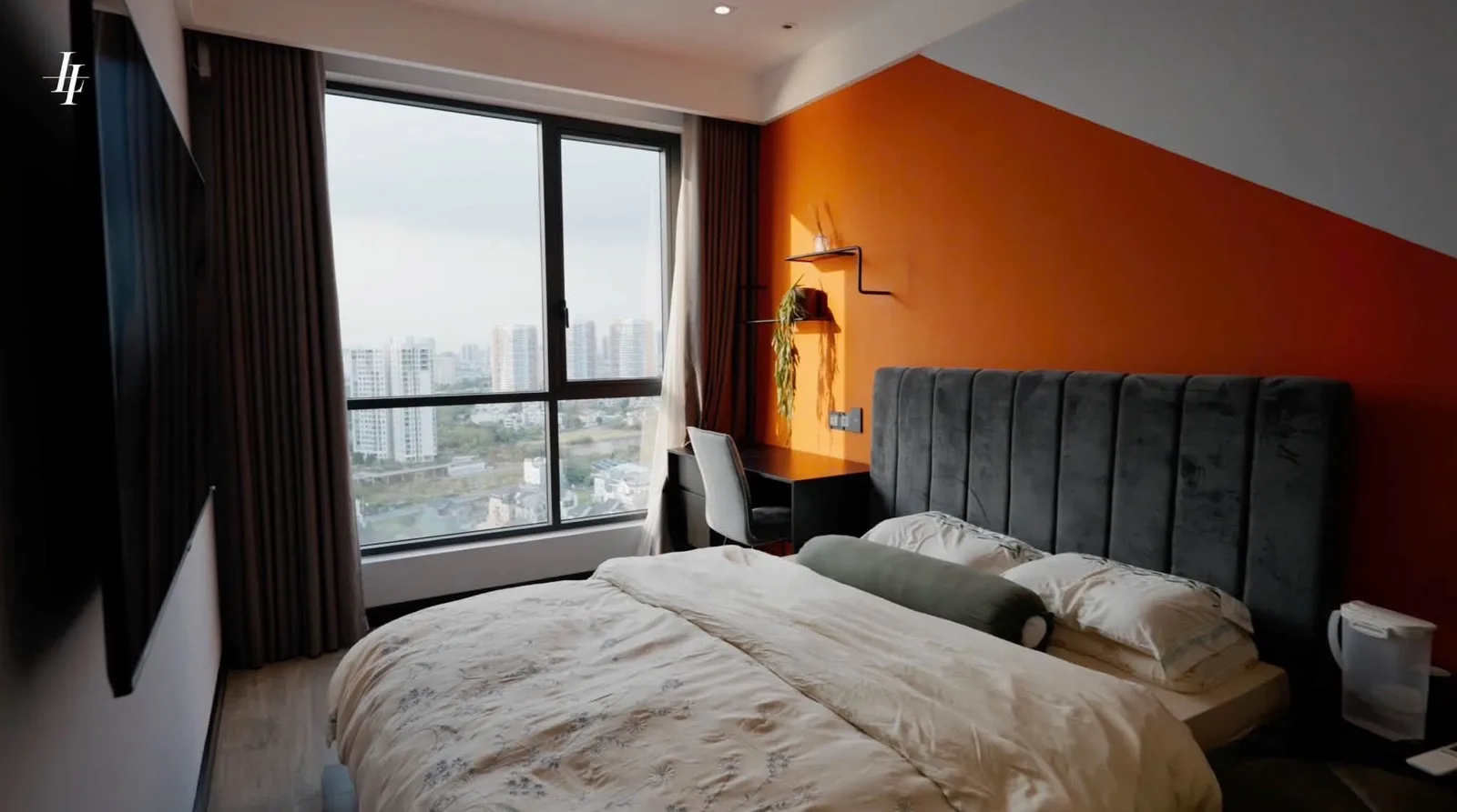 One Verandah 3BR Corner Penthouse with River Sunset View