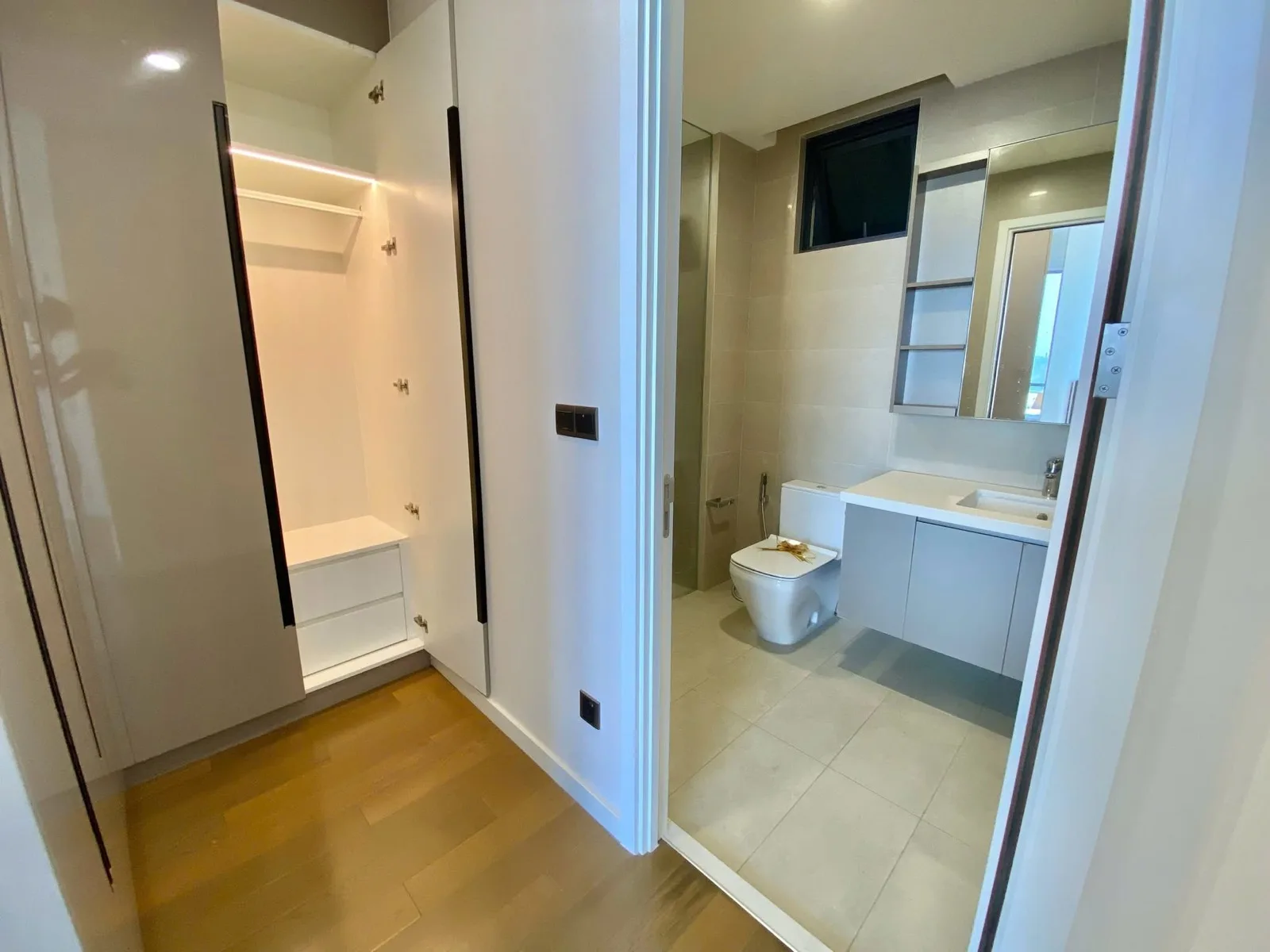 Q2 Thao Dien 3BR With Balcony and Open River Outlook, Ready Now