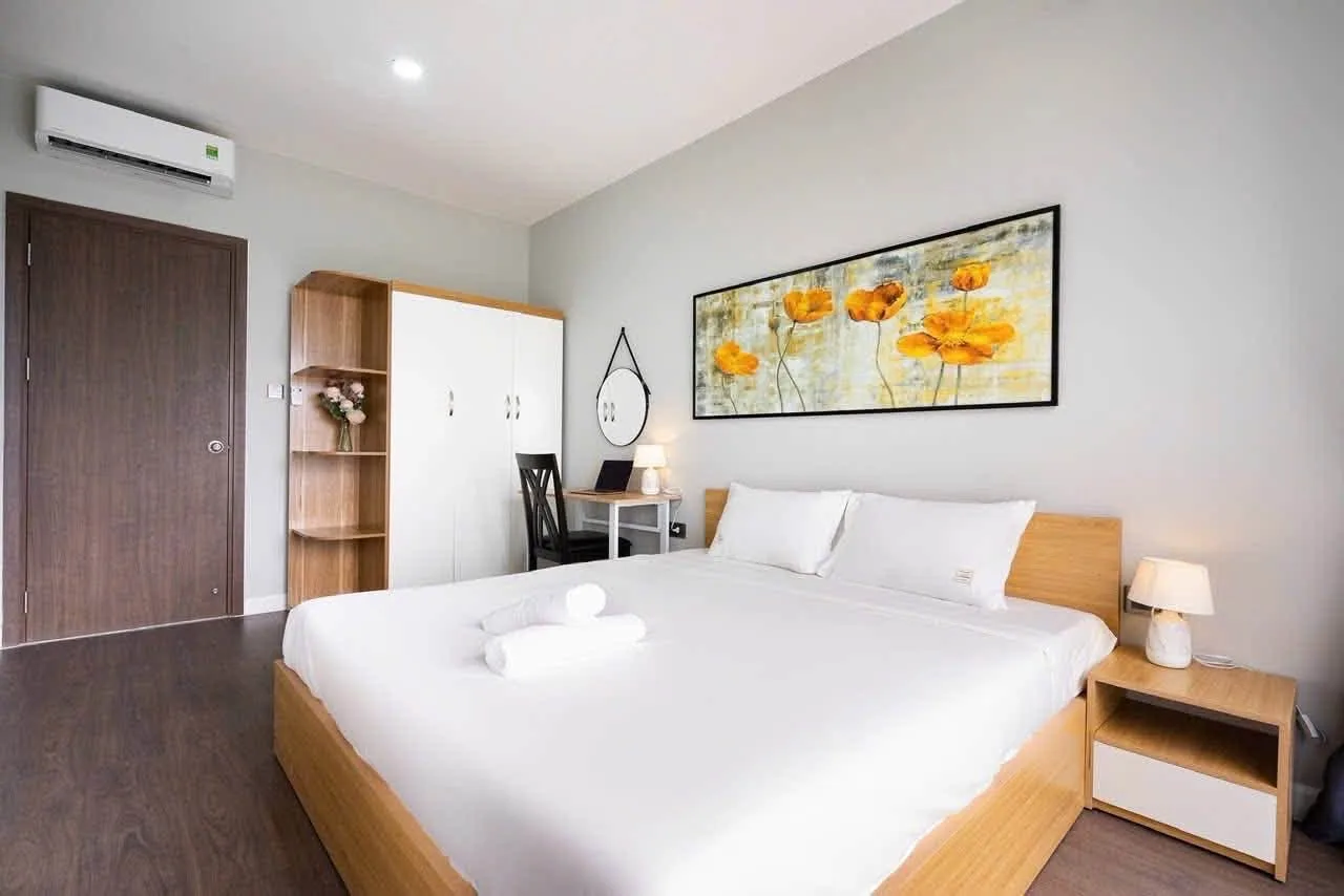 Balcony 3 Bedroom Saigon Royal Apartment Near District 1 | 115 sqm