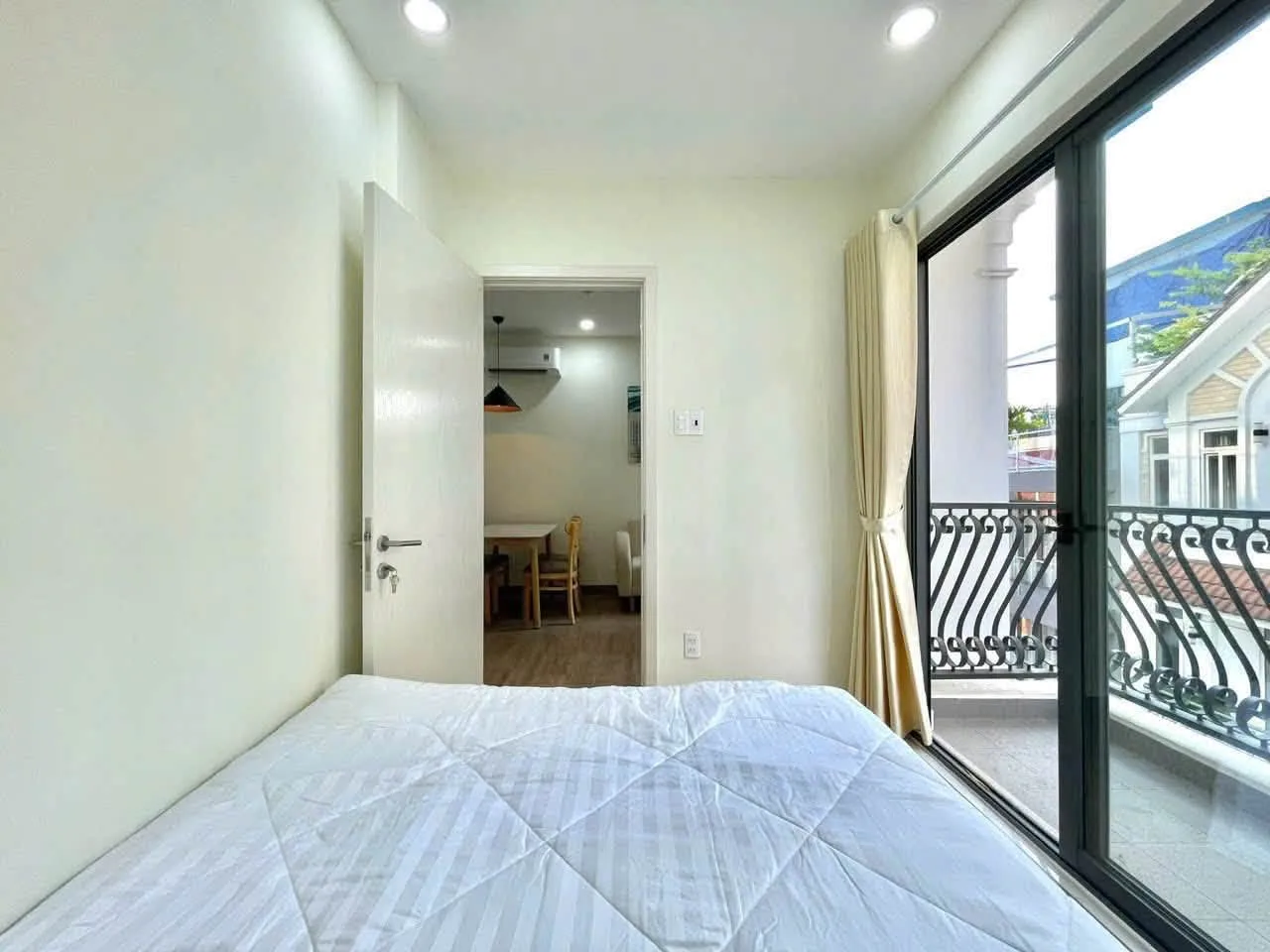 Private-Balcony Japan Town 1BR on Pham Viet Chanh | 60m²