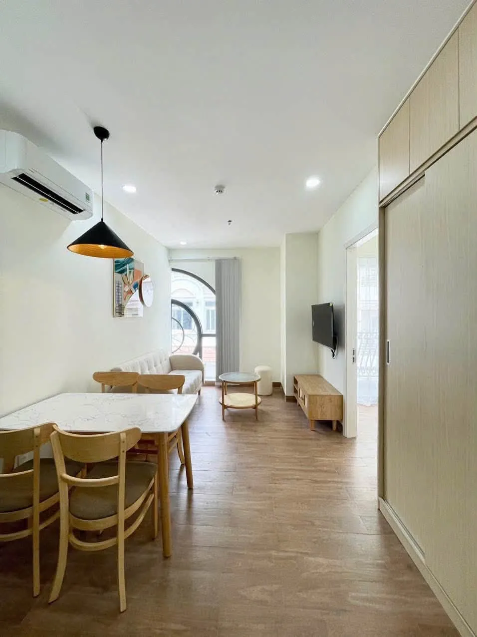 Private-Balcony Japan Town 1BR on Pham Viet Chanh | 60m²