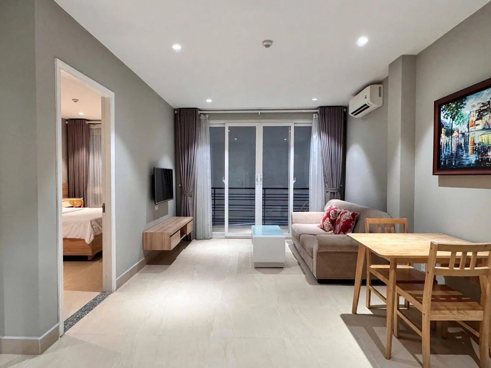 1BR Serviced Apartment Near Vinhomes Central Park | Cleaning & Laundry