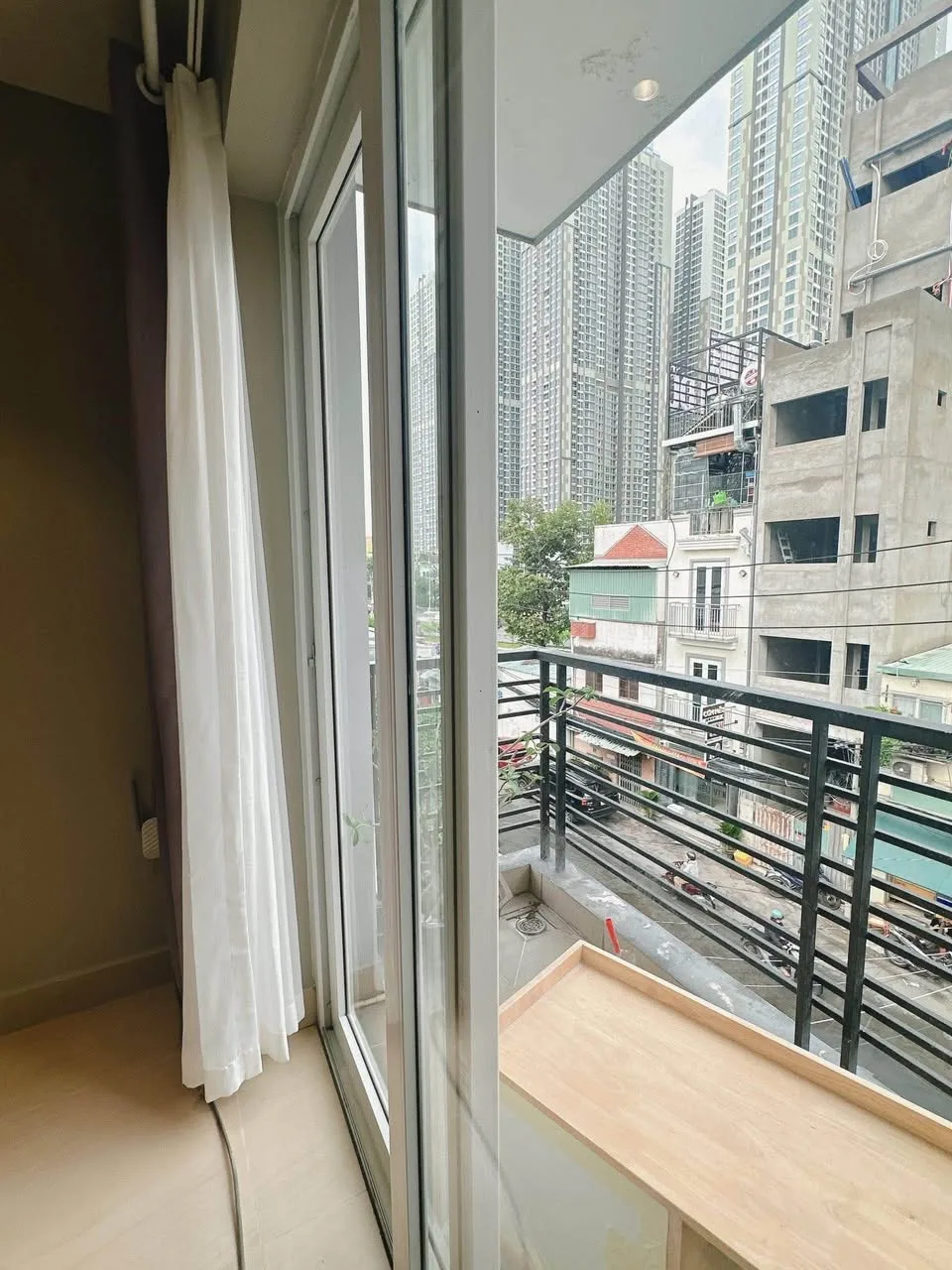 Fully Furnished 1BR Binh Thanh Serviced Apartment with Cleaning and Laundry