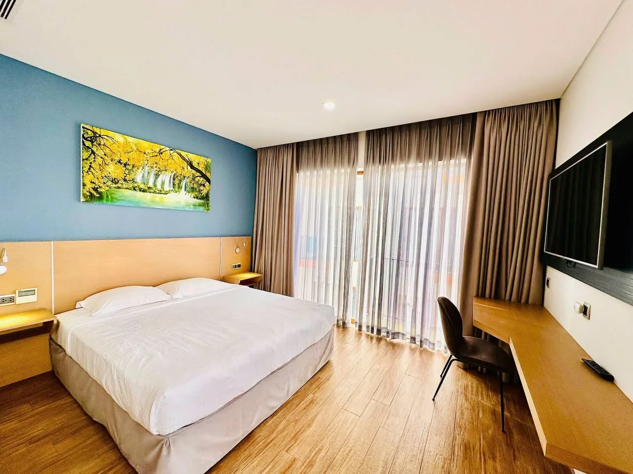 1BR Serviced Apartment with Pool, Sauna and Weekly Cleaning in An Phu