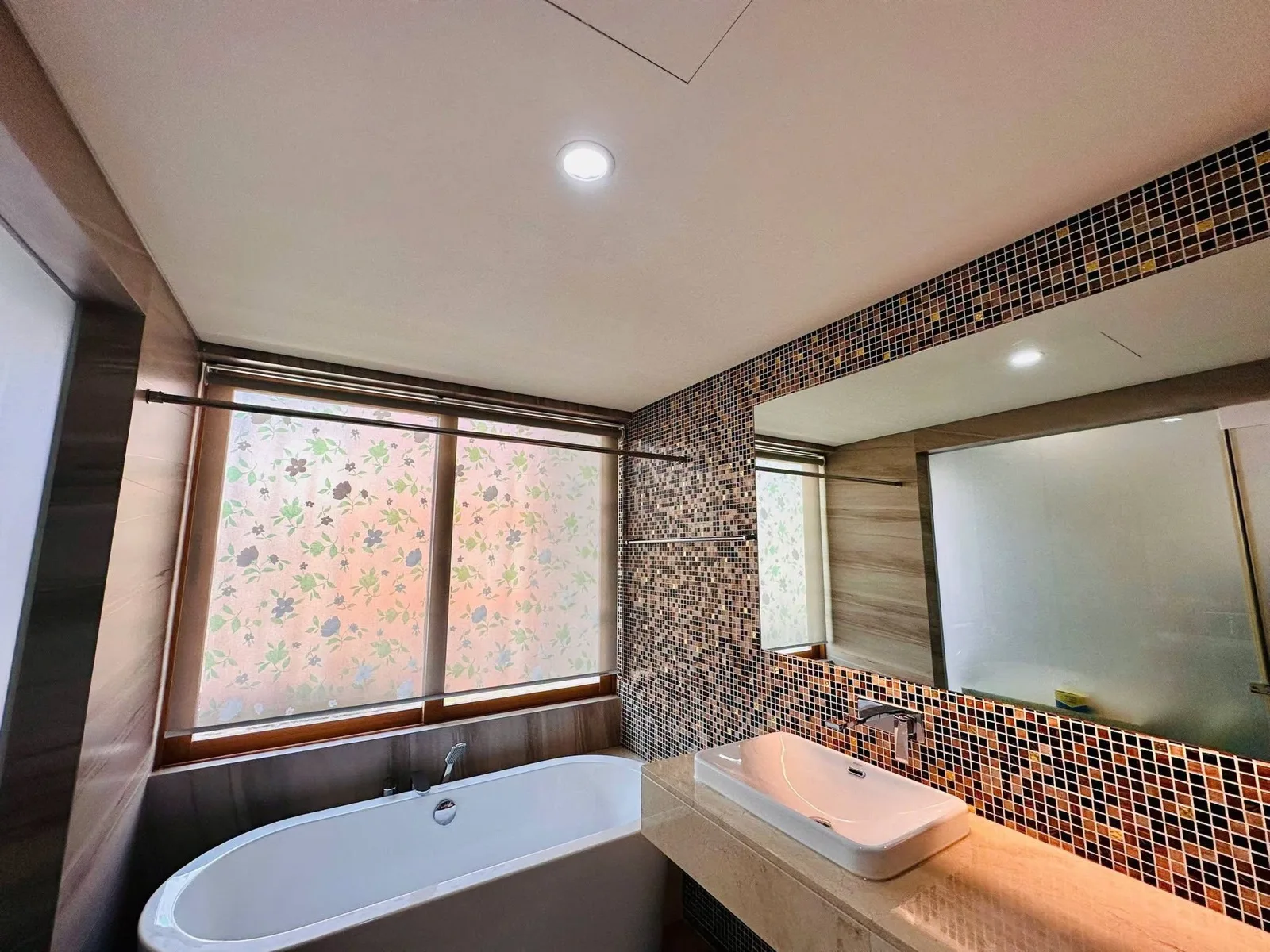 1BR Serviced Apartment with Pool, Sauna and Weekly Cleaning in An Phu