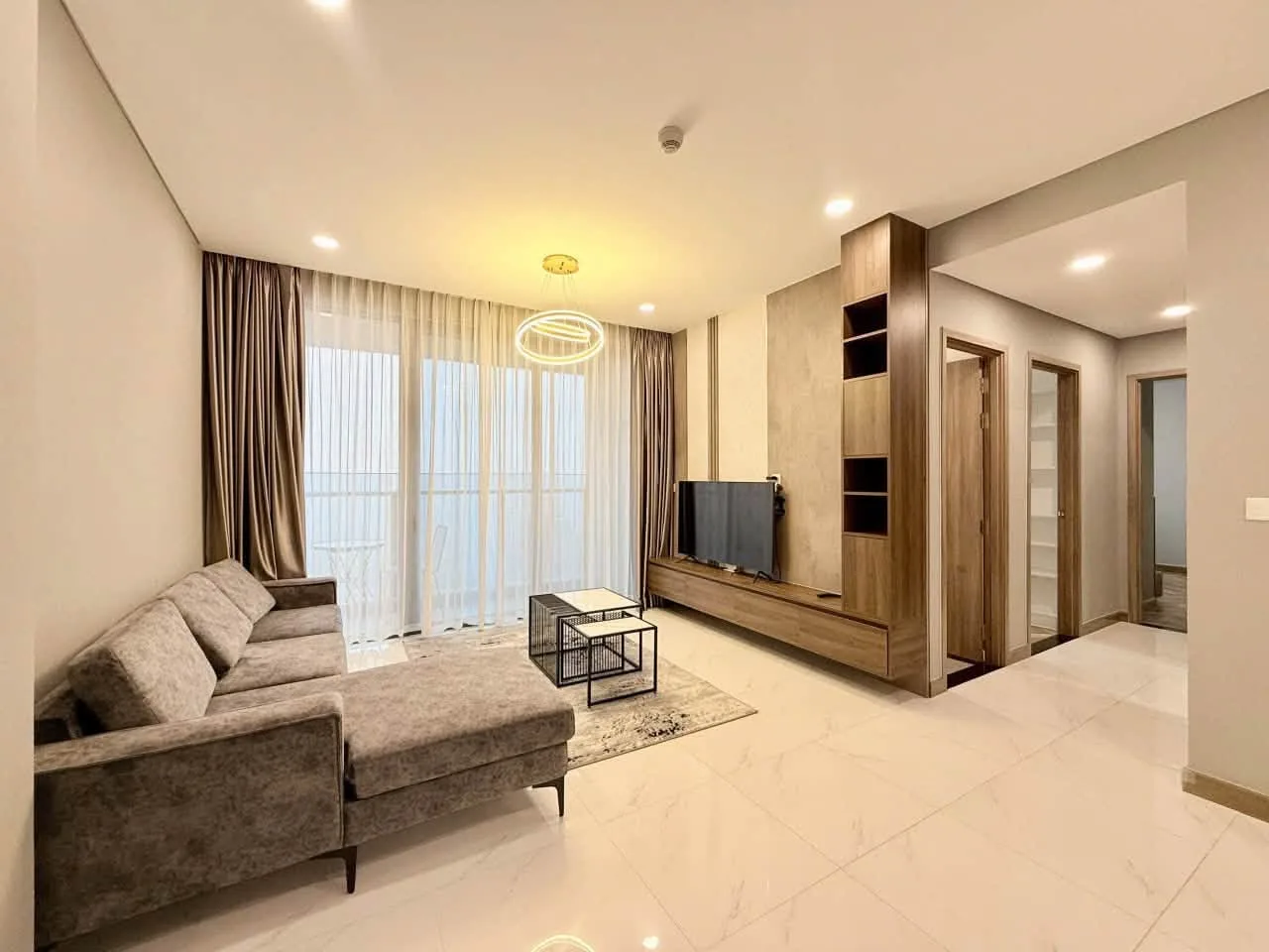 Sunwah Pearl 3BR With River and Bitexco Views and a Work Nook
