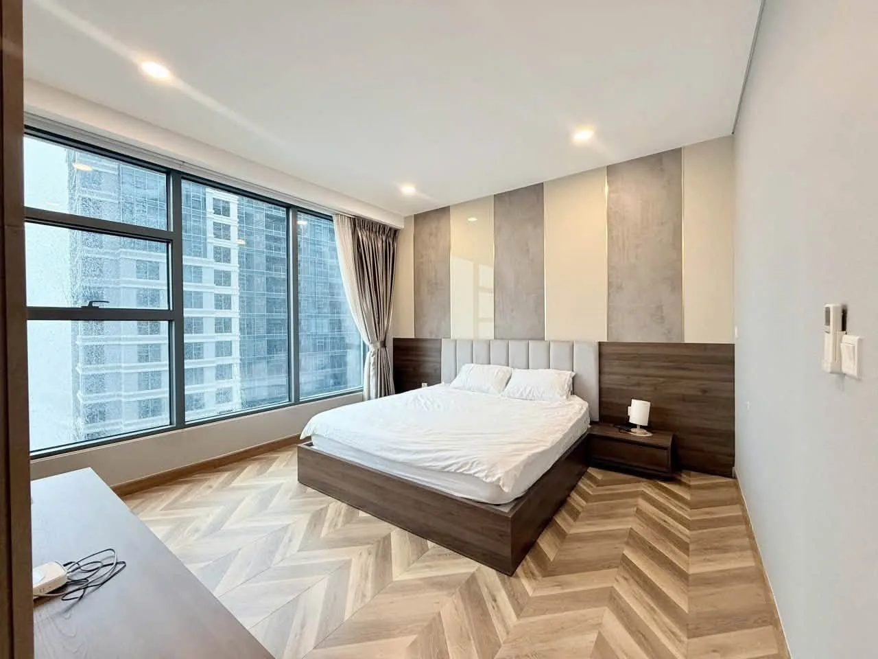 Sunwah Pearl 3BR With River and Bitexco Views and a Work Nook