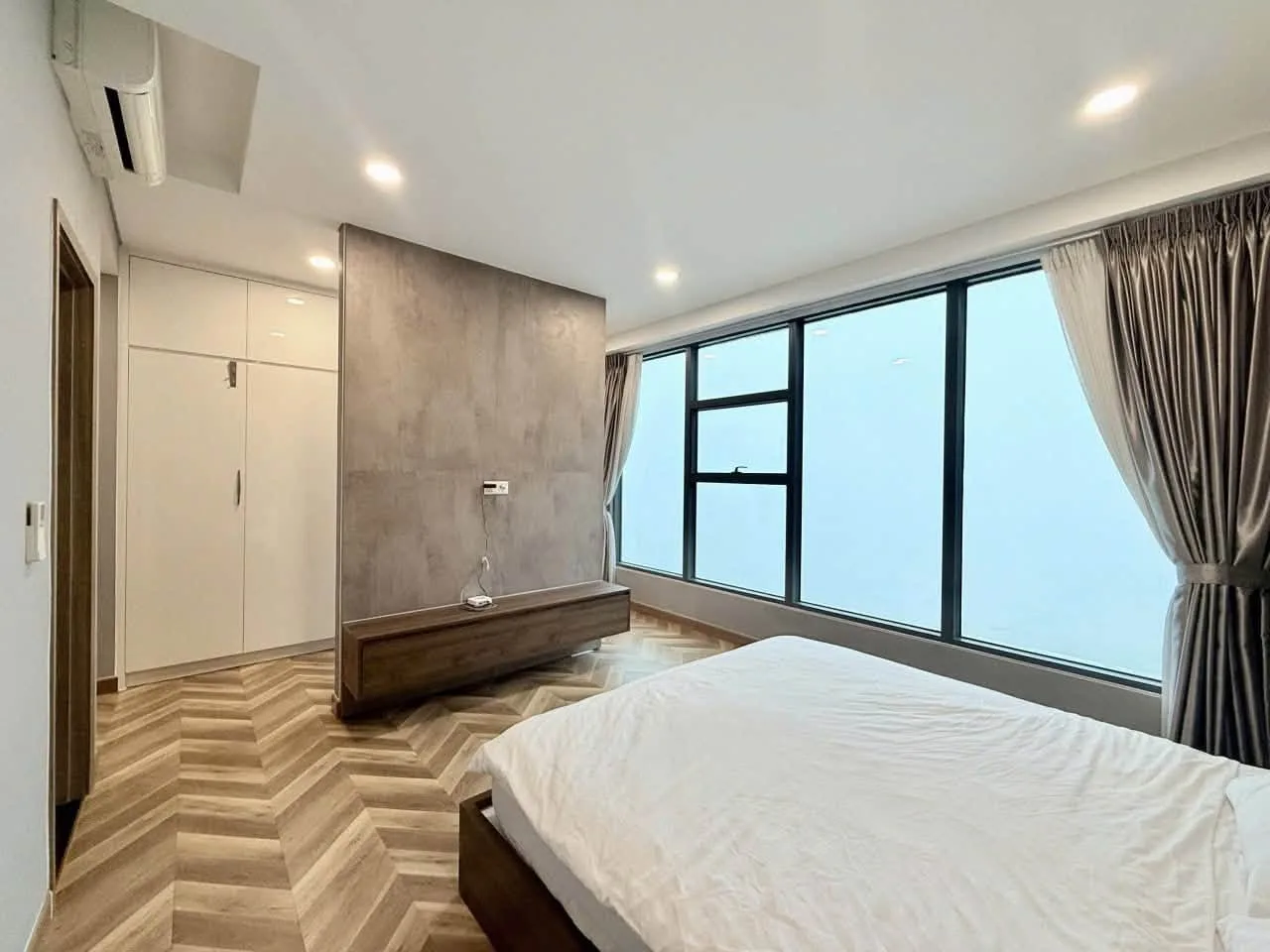 Sunwah Pearl 3BR With River and Bitexco Views and a Work Nook