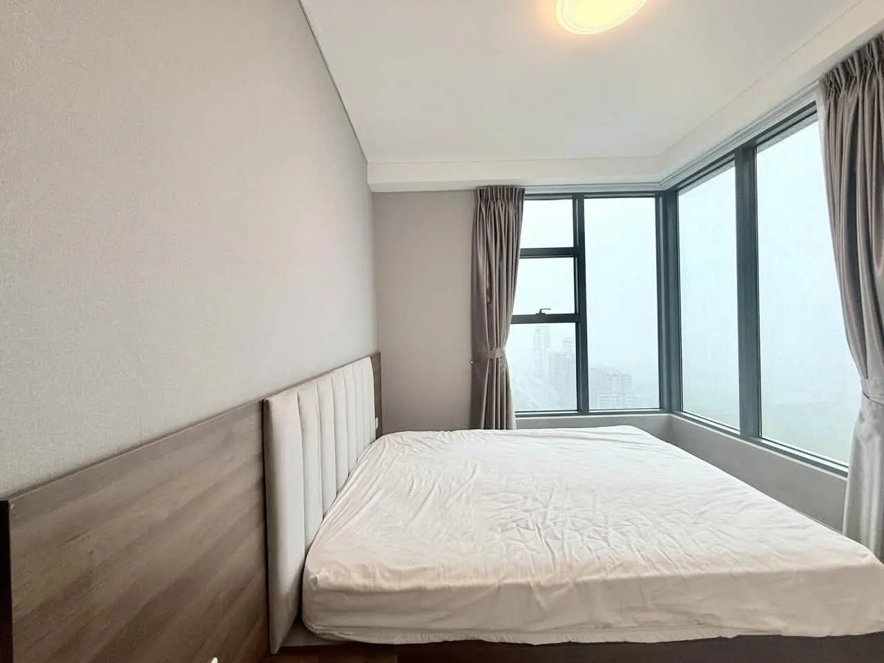 Sunwah Pearl 3BR With River and Bitexco Views and a Work Nook