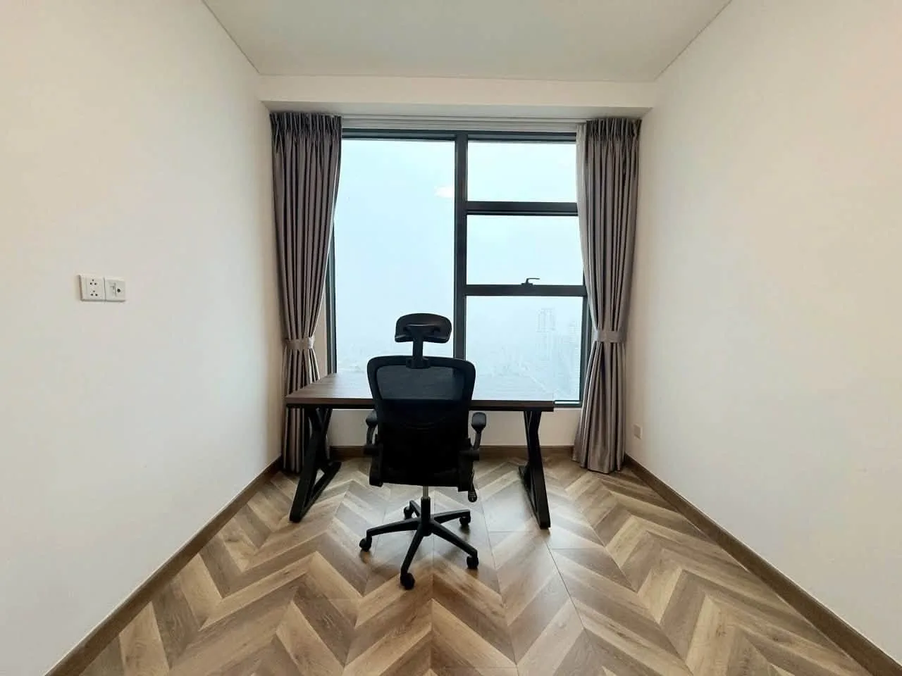 Sunwah Pearl 3BR With River and Bitexco Views and a Work Nook
