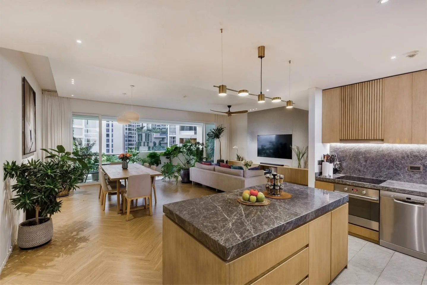 The Estella 3BR Family Apartment with Pool Outlook | 171m²