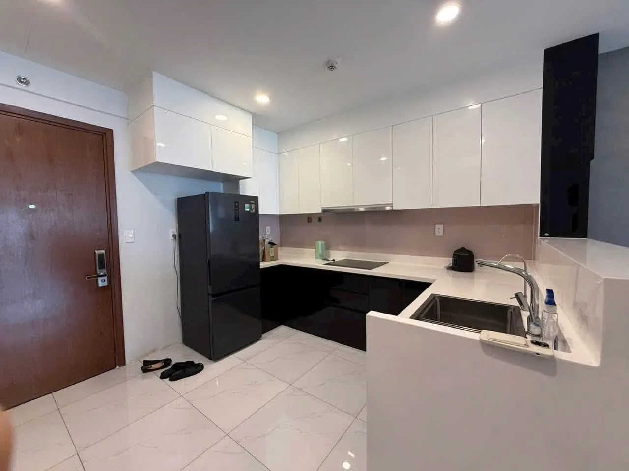 The Gold View 2BR Fully Furnished With Pool View