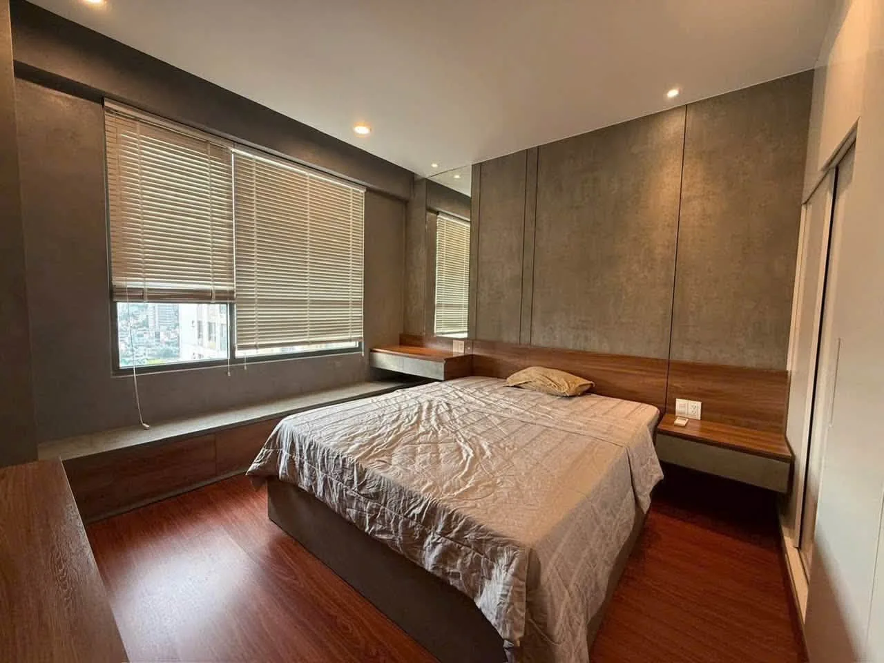 The Gold View 2BR Fully Furnished With Pool View
