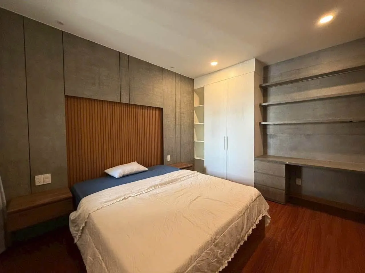 The Gold View 2BR Fully Furnished With Pool View