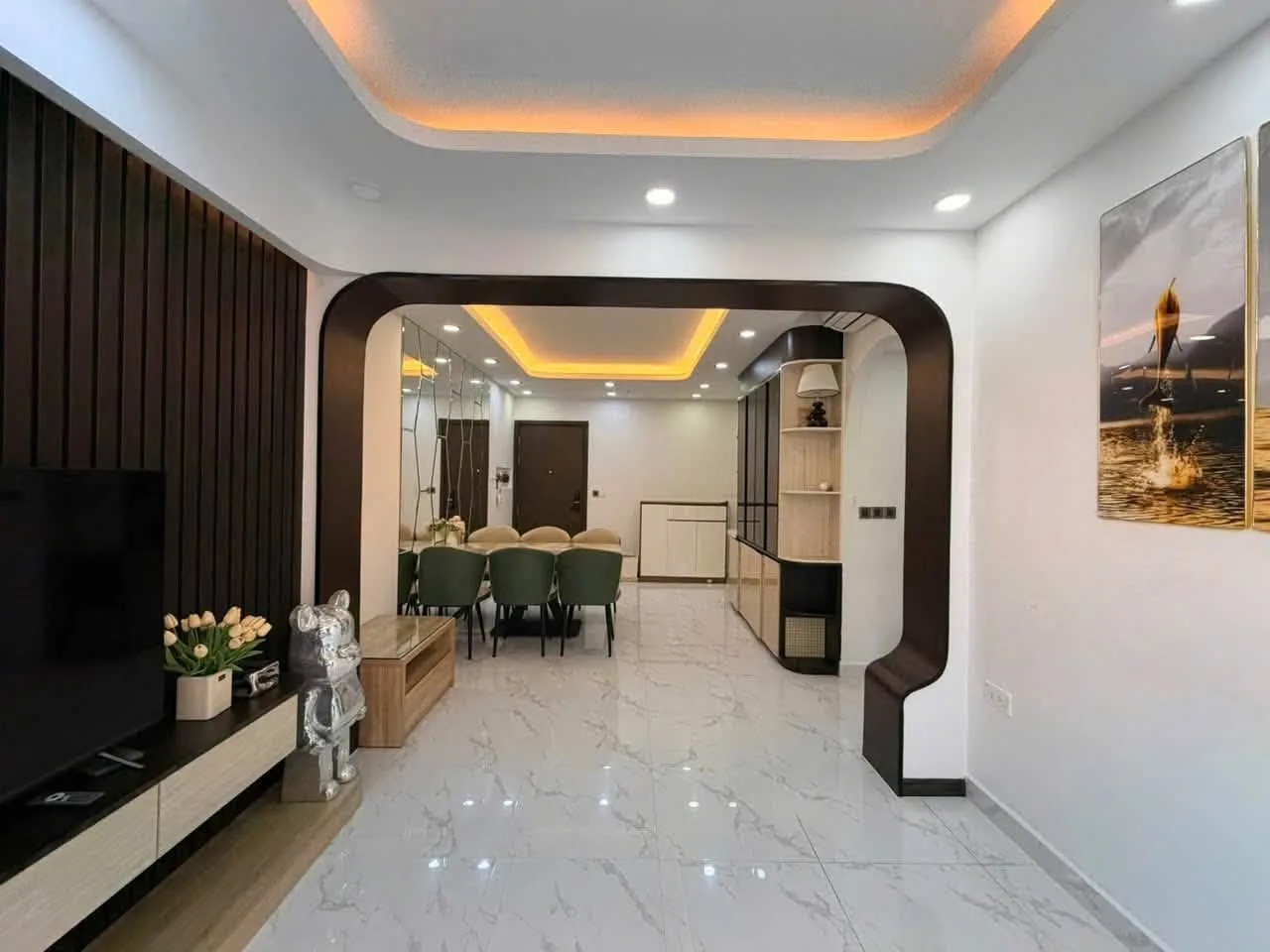 Ready-Now 2 Bedroom The Tresor Apartment, Converted 93 sqm Layout