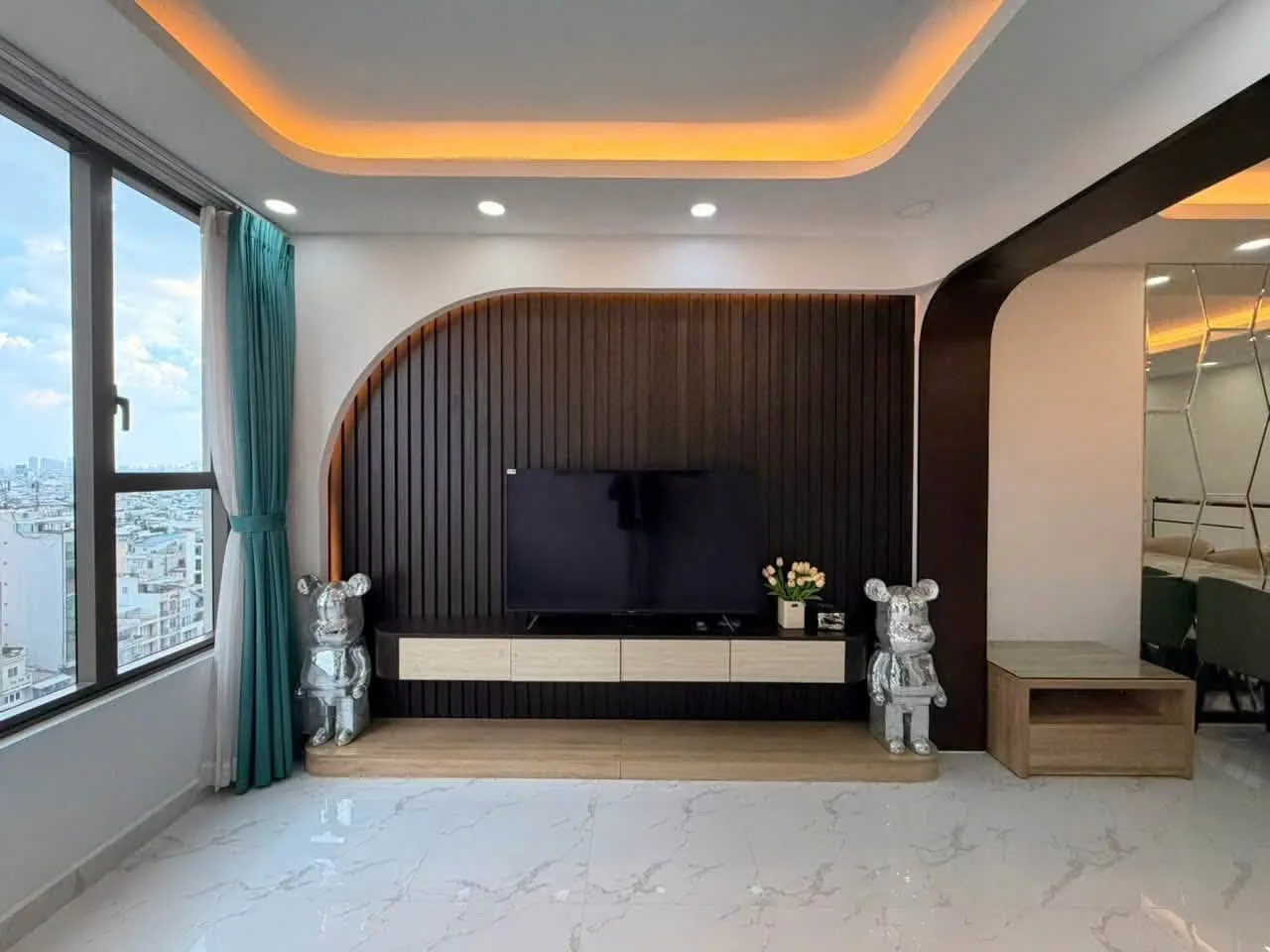 Ready-Now 2 Bedroom The Tresor Apartment, Converted 93 sqm Layout