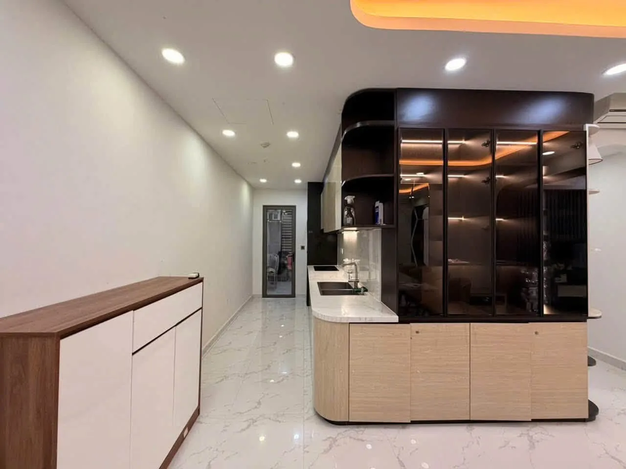 Ready-Now 2 Bedroom The Tresor Apartment, Converted 93 sqm Layout