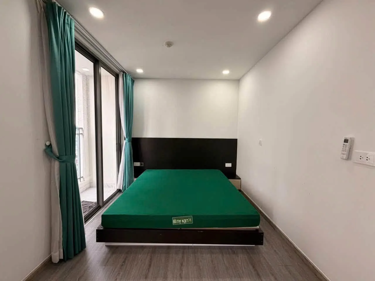 Ready-Now 2 Bedroom The Tresor Apartment, Converted 93 sqm Layout