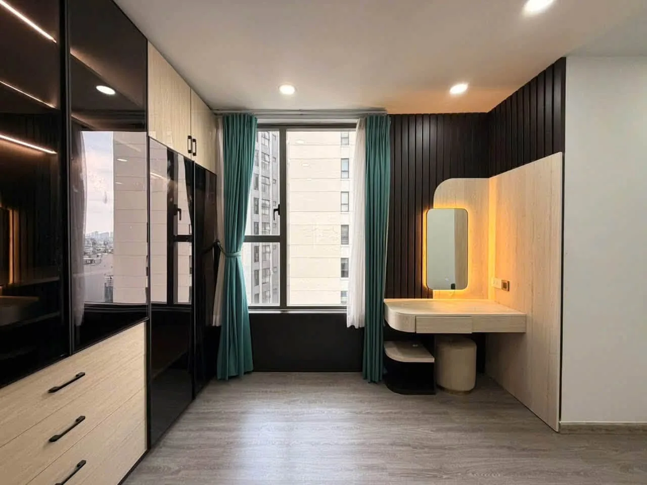 Ready-Now 2 Bedroom The Tresor Apartment, Converted 93 sqm Layout