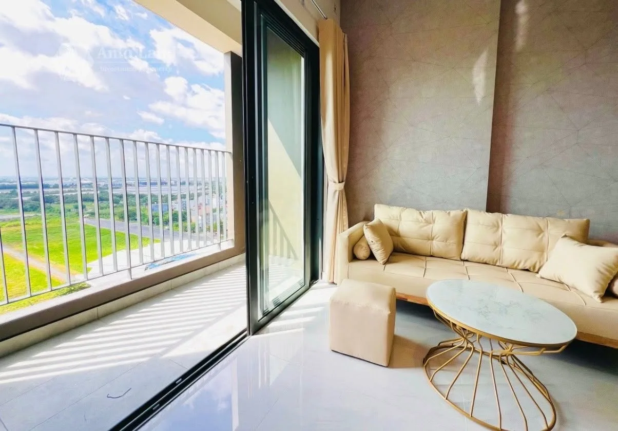 Victoria Village Mid-Floor 2BR with Southeast River View