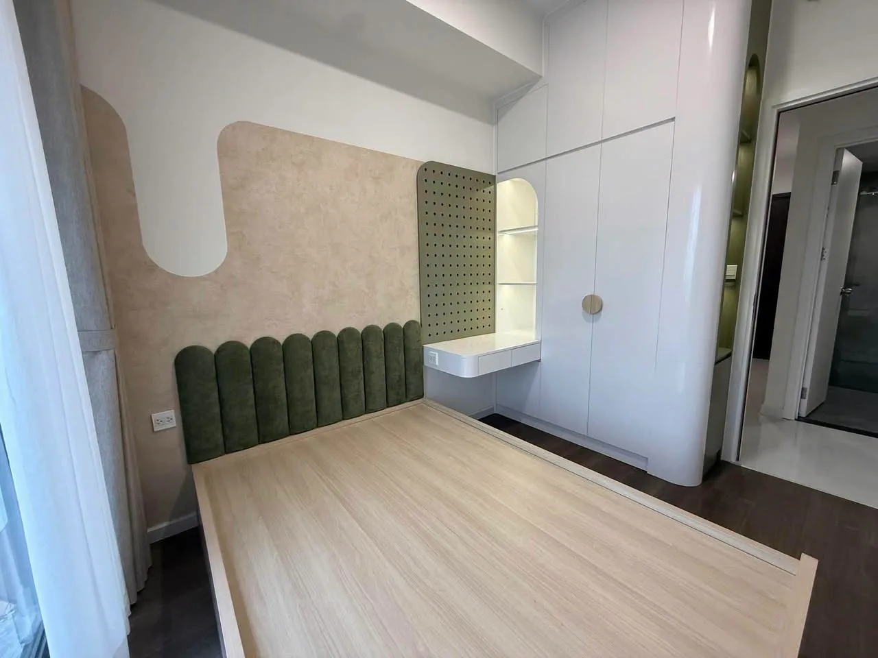 High-Floor Victoria Village 2BR With City Views and Balcony