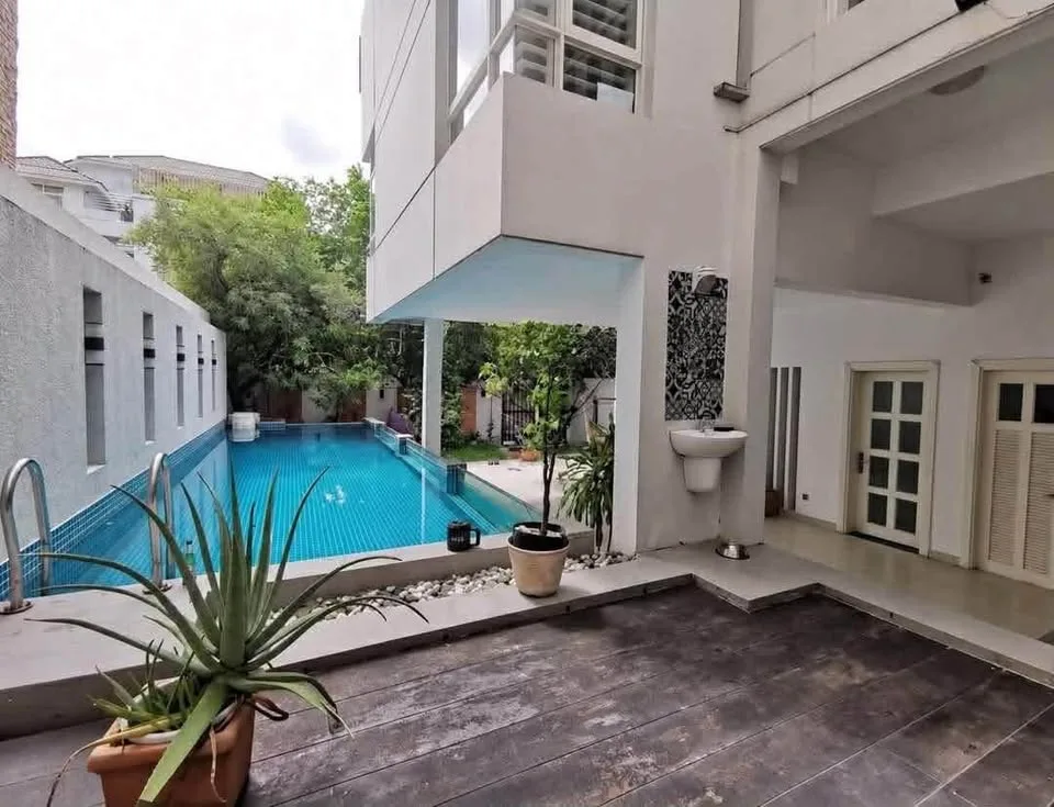 Thao Dien Pool Villa Near BIS, 4BR Secure Compound