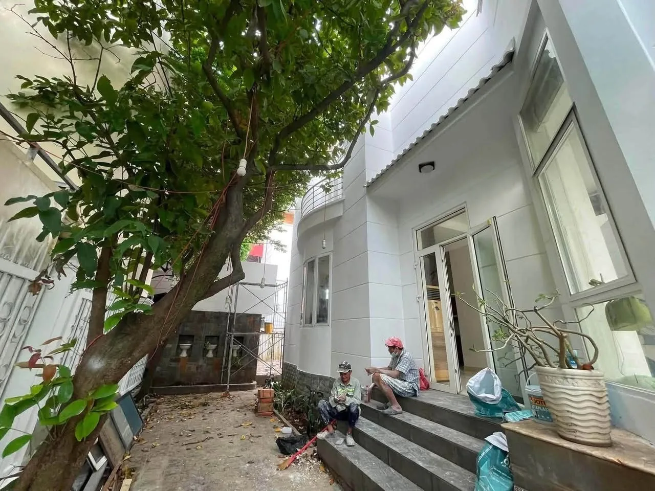 Thao Dien 6BR Garden Villa on Nguyen Van Huong with Private Pool