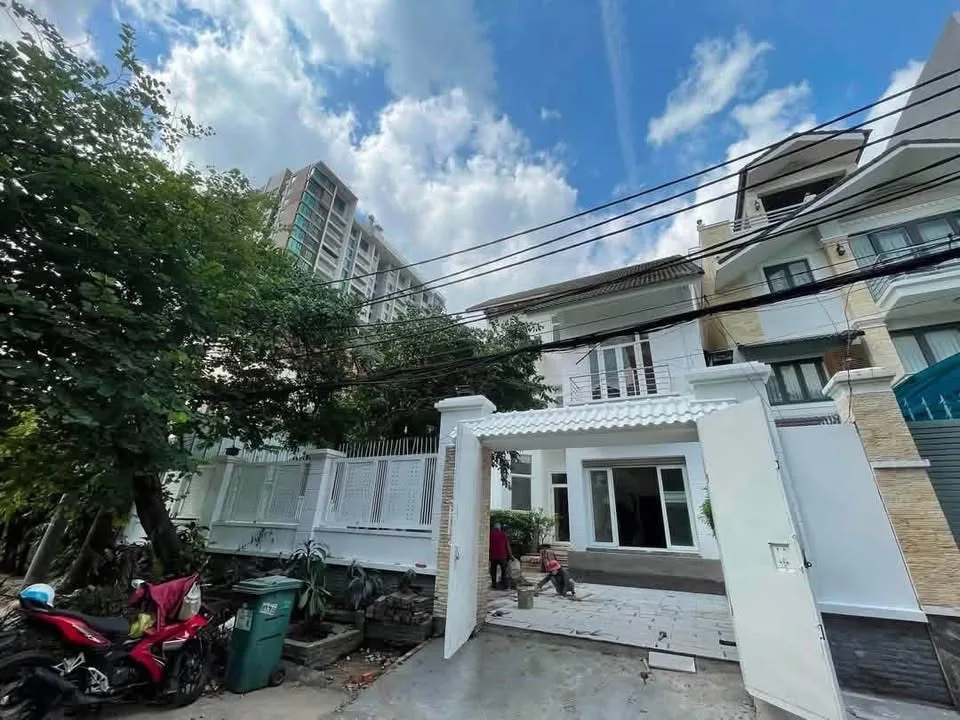 Thao Dien 6BR Garden Villa on Nguyen Van Huong with Private Pool