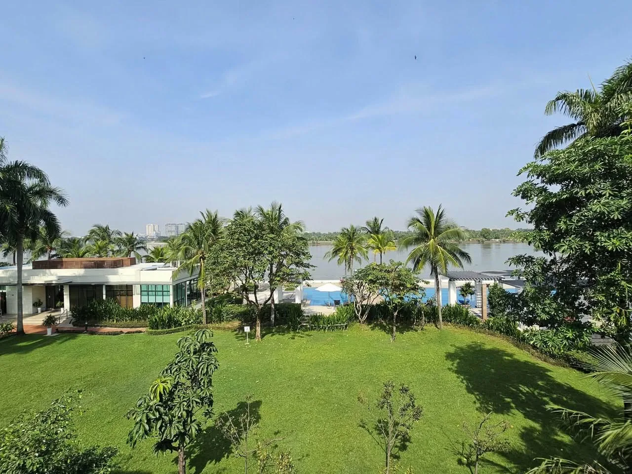 Riviera Compound River-View 4BR Villa with Garden and Pool