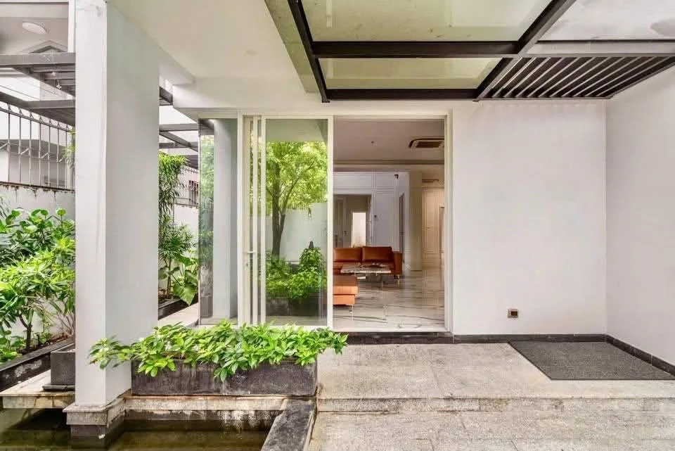 Modern 5BR Thao Dien Villa with Private Pool, Ready Now