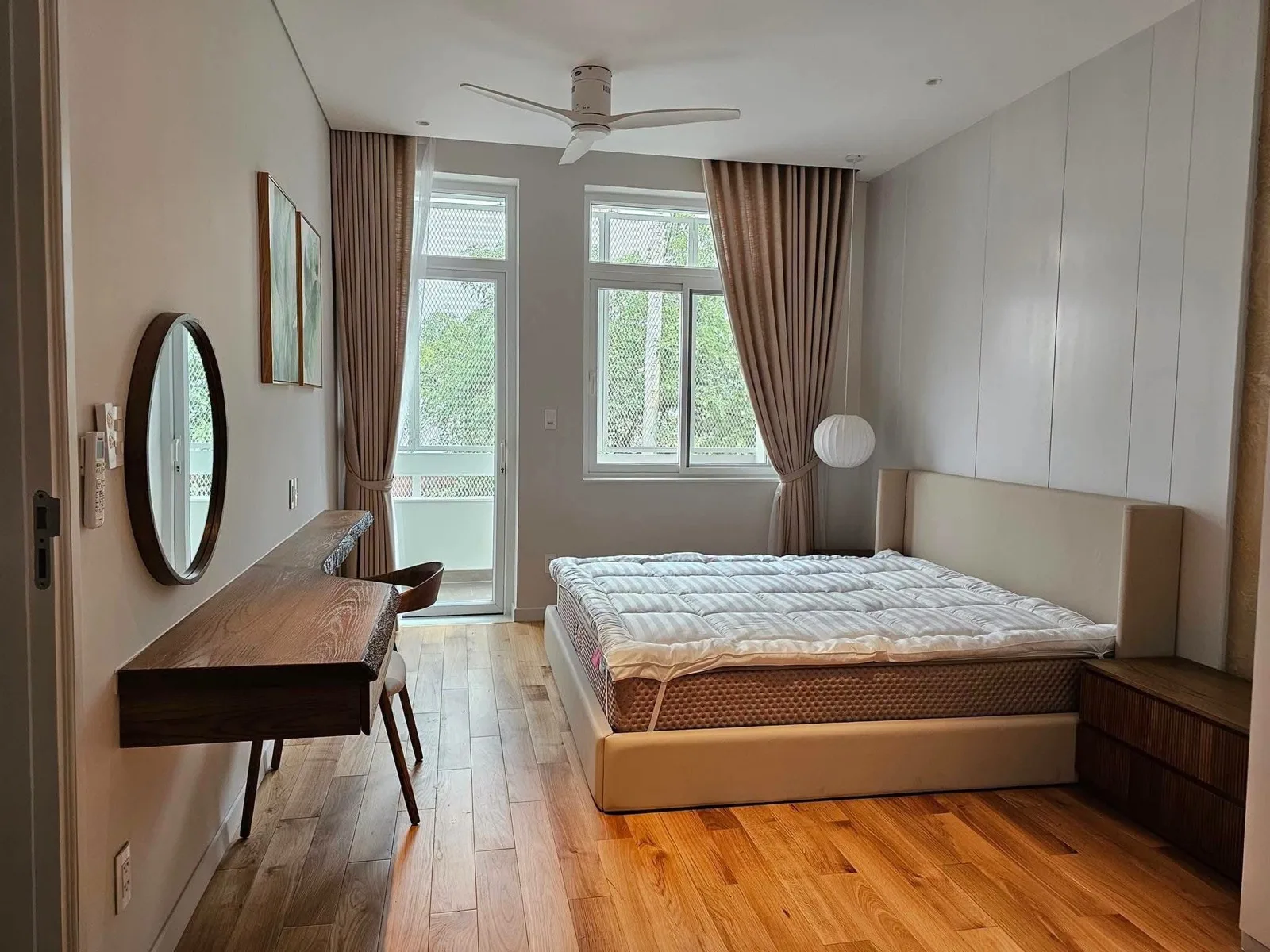 Truc Duong An Khanh 3BR Villa with Warm Wood Kitchen