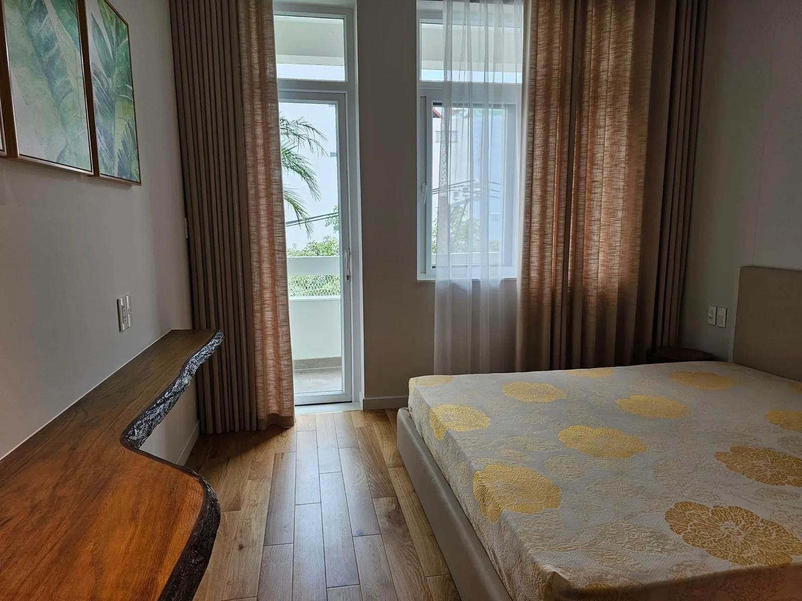 Truc Duong An Khanh 3BR Villa with Warm Wood Kitchen
