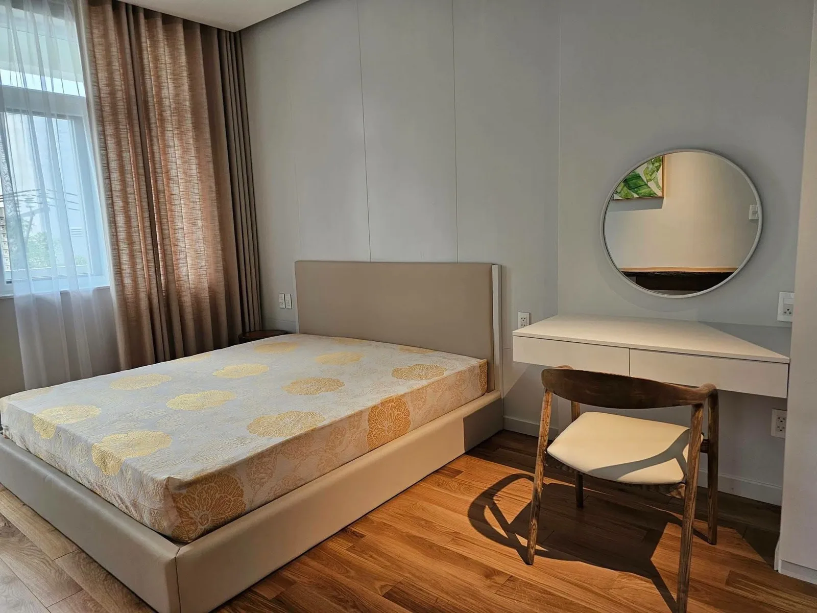 Truc Duong An Khanh 3BR Villa with Warm Wood Kitchen