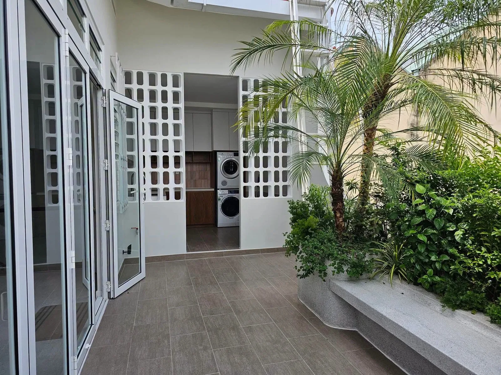 Truc Duong An Khanh 3BR Villa with Warm Wood Kitchen