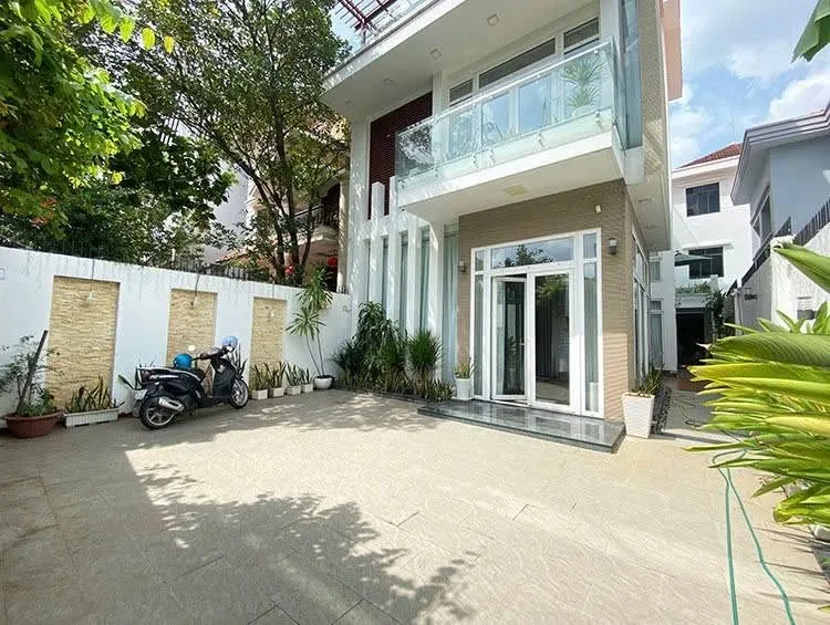 3-Floor Thao Dien 5BR Villa with Private Courtyard