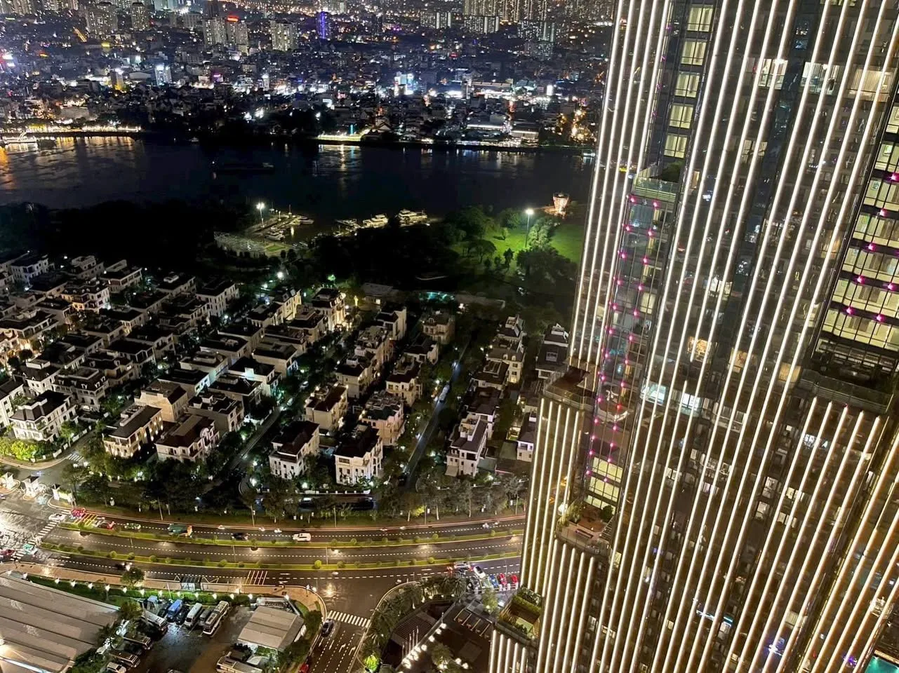 Landmark 6 Corner 3BR with Landmark 81 and Park Views