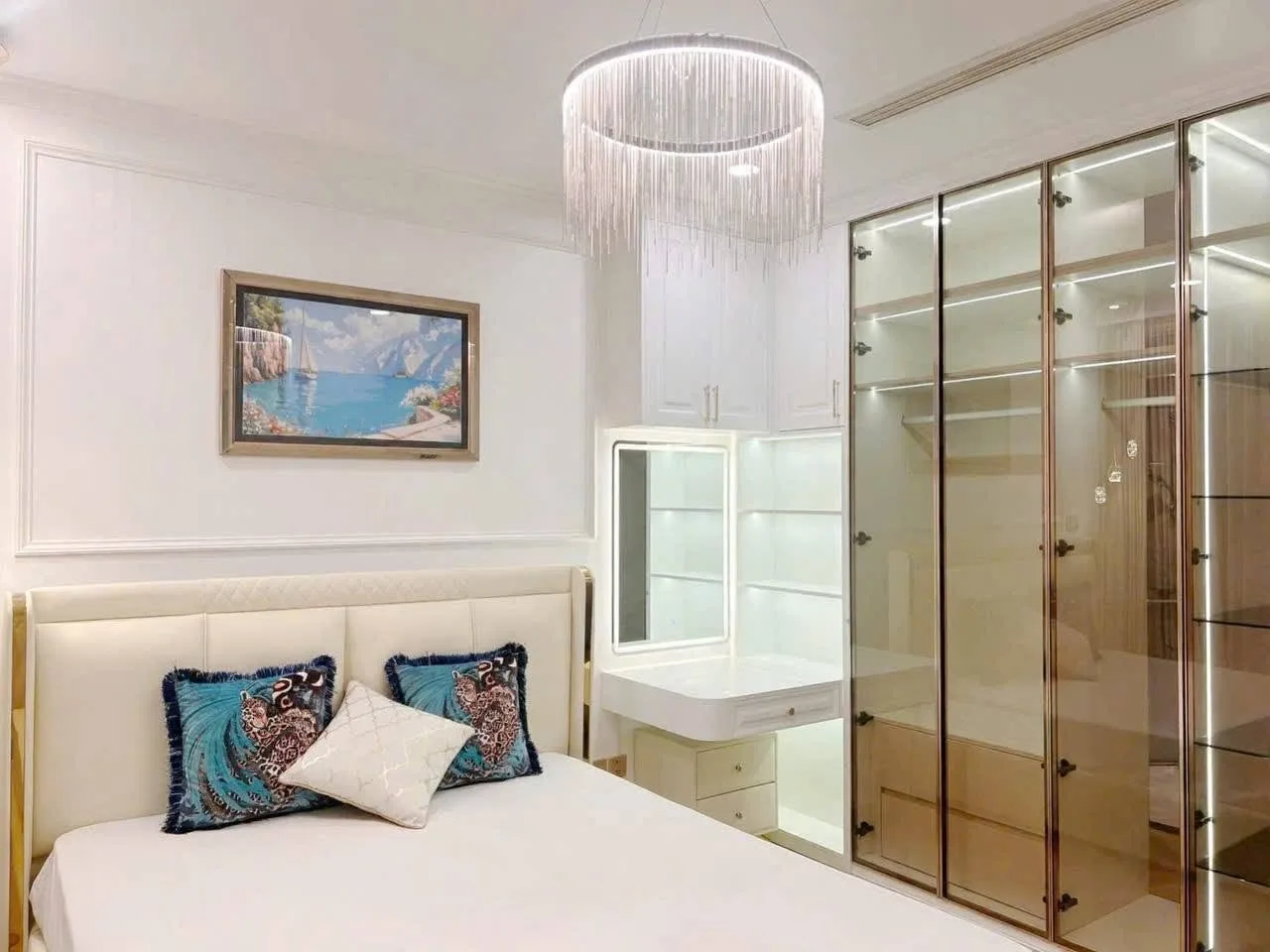 Landmark 6 Corner 3BR with Landmark 81 and Park Views