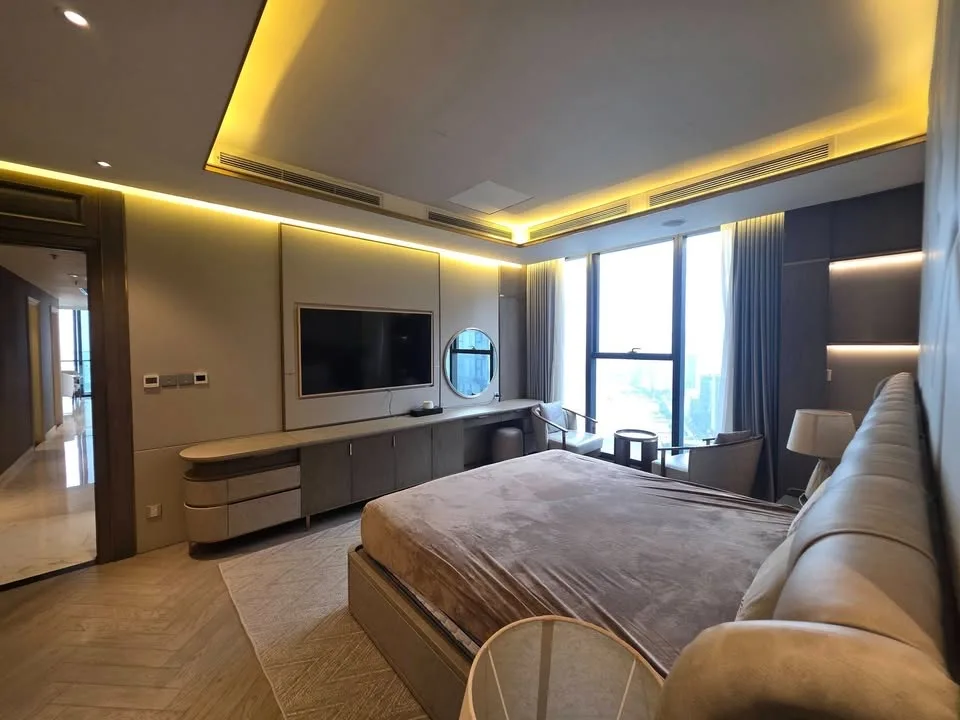 River and Skyline View 3 Bedroom Apartment at Vinhomes Golden River | 160m²