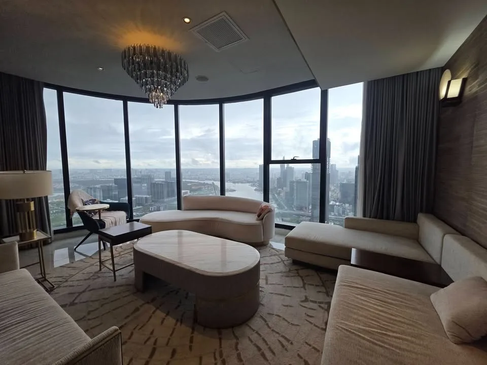 River and Skyline View 3 Bedroom Apartment at Vinhomes Golden River | 160m²