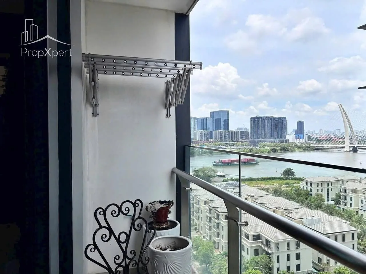 Vinhomes Golden River 2BR With Balcony River Outlook