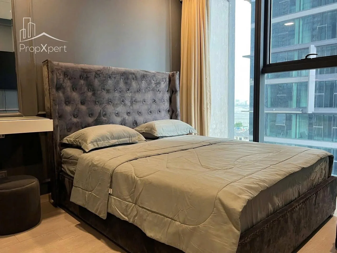 Vinhomes Golden River 2BR With Balcony River Outlook